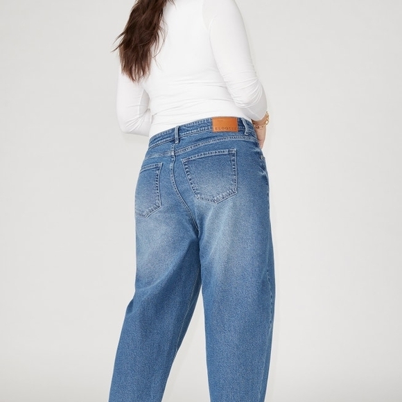 Eloquii Medium Blue Barrell Jeans 18 - Picture 13 of 13